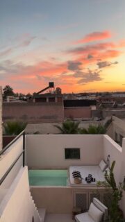 Marrakech en 1 minute 30 🌈❤️ des souvenirs pleins le cœur !
Si tu as des questions sur les  adresses ou les expériences vécues, laisse les en commentaire afin que le partage se fasse pour tous 🤗