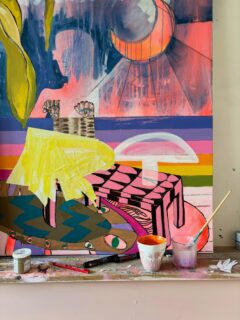 Le chaos juste avant la révélation même si elle commence déjà à raconter beaucoup. 👇

Une somme de symboles, de couleurs, de narration contemporaine et singulière mais surtout d’intuition et de #maximalism

Vous voulez voir le résultat final ?  Commente 👁️ ou aide-moi pour le titre et je te l’enverrai en avant-première dès que j’y aurais mis la touche finale !

🌈😉
#artoftheday #artdevivre #artlover #colortherapy
