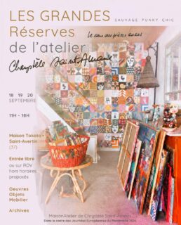LES GRANDES RÉSERVES DE L’ATELIER Il serait temps de faire un peu de place par ici…
Les 18, 19 & 20 septembre, comme presque chaque année, je vous ouvre les portes de mon atelier d’artiste dans ma @villedesaintavertin.
Cette année, deux nouveautés : pour la première fois, je sors « les réserves » de l’atelier dans le cadre des Journées européennes du patrimoine 2026.
Après un grand tri estival — entre deux plages 🏖️😉 — j’ai retrouvé des œuvres récentes et plus anciennes, des petits et grands formats, des objets, du mobilier, des pièces singulières et quelques archives…
Certaines que vous connaissez peut-être. D’autres que je montre rarement — ou que vous n’avez encore jamais vues.
Tout sera à découvrir. Et presque tout pourra repartir avec vous.
Les Grandes Réserves, c’est aussi l’occasion d’entrer dans mon univers là où il se construit : un atelier installé au cœur d’une ancienne maison de domaine viticole du XVIIIe siècle, que nous restaurons et faisons évoluer depuis 2013.
Un lieu ancien devenu territoire contemporain de création, où je fais dialoguer art, objets, mobilier, couleurs et matières — librement, et pas franchement sagement 😜🤘
Le journal de bord de la rénovation sera à feuilleter sur place.
À noter : seuls l’atelier et la cour attenante seront ouverts au public. La maison reste notre lieu de vie privé et ne se visite pas.
Venez fouiller, regarder, vous inspirer, discuter… et peut-être trouver la pièce qui fera battre votre cœur ❤️
👁 18 · 19 · 20 septembre 2026
11 h – 18 h
Maison Tokoto · 38 rue de Grandmont - Saint-Avertin (37)
ENTRÉE LIBRE
Hors horaires : uniquement sur rendez-vous.
📍 Événement inscrit au programme officiel des Journées européennes du patrimoine.